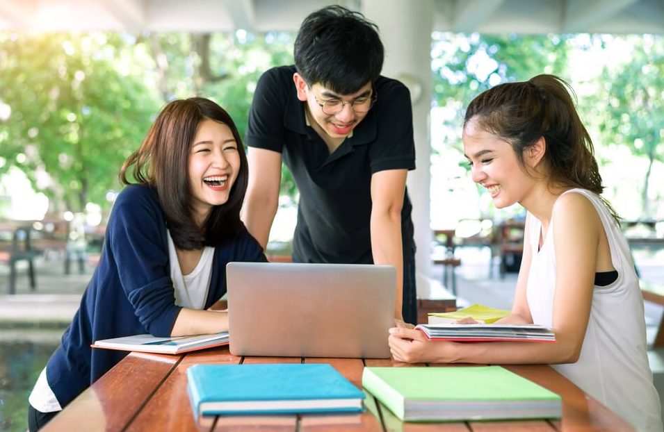 Pentingnya Pendidikan Bagi Generasi Muda Untuk Masa Depan Yang Lebih Cerah